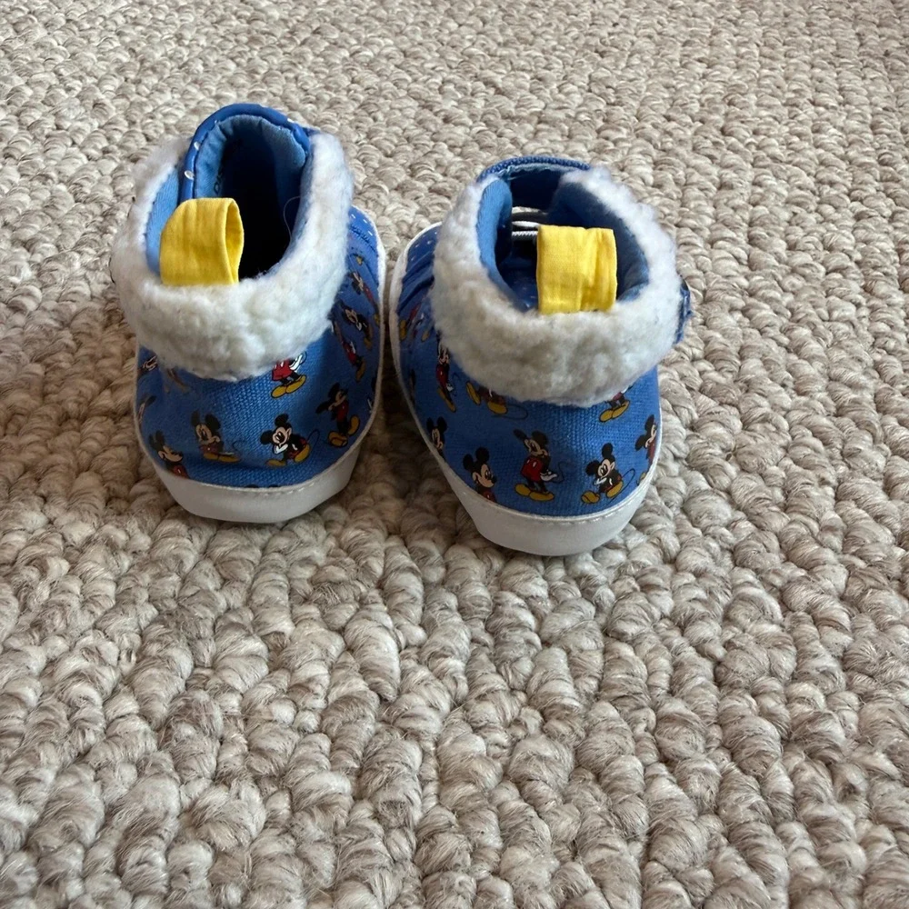 Disney Baby Mickey Mouse Blue High Top Crib Shoes Faux Fur Trim Size 3-6 Months